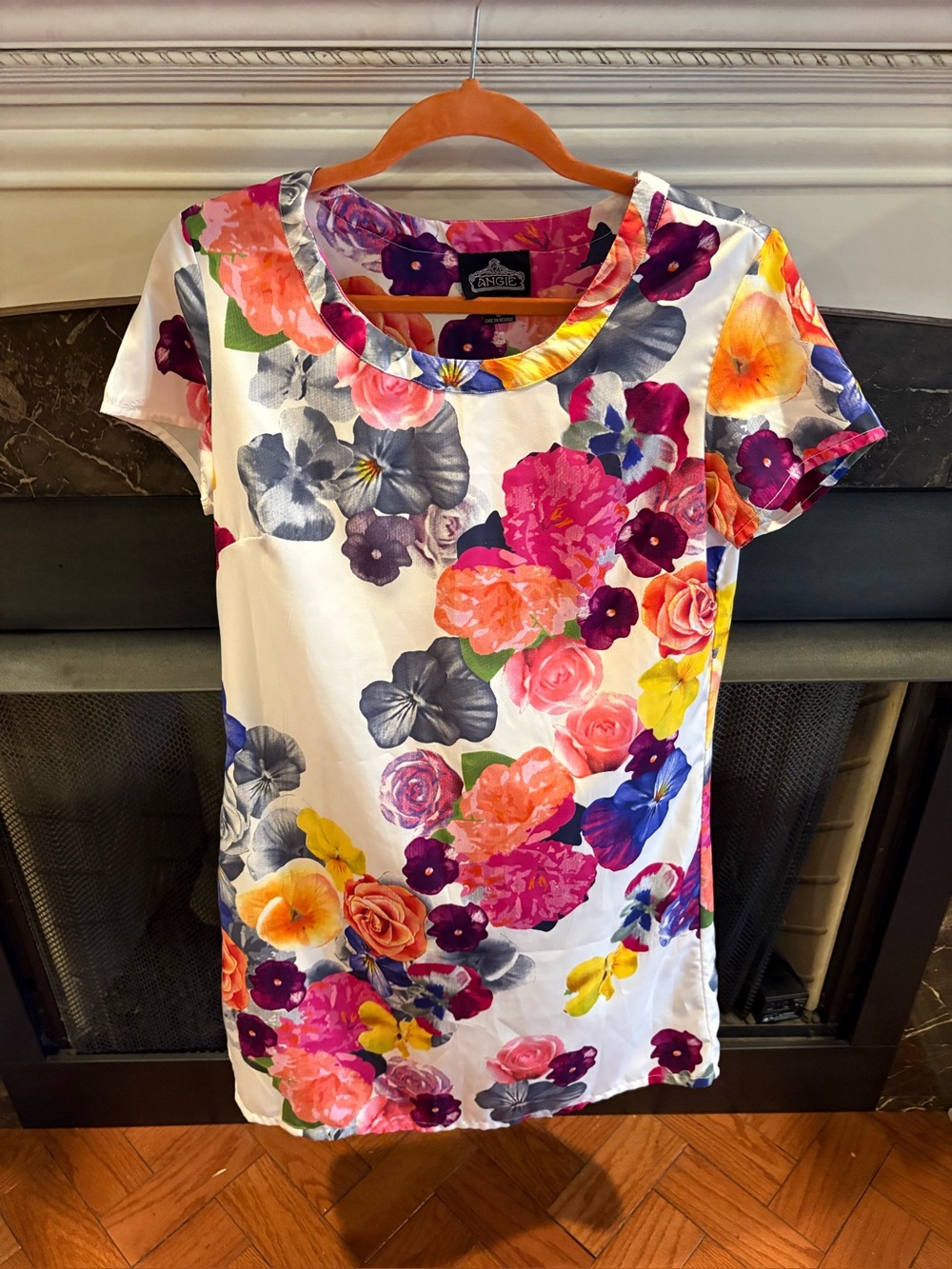 Angie short sleeve mini dress size Lg.